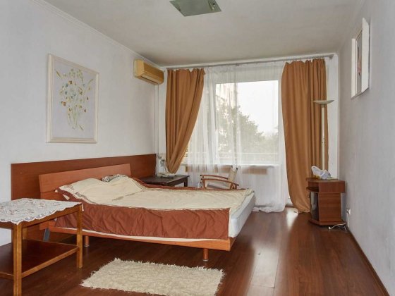 1к. ул. О. Павленка 19 (Суворова 19). м. Арсенальная - Печерская