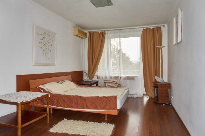 1к. ул. О. Павленка 19 (Суворова 19). м. Арсенальная - Печерская - фото 1