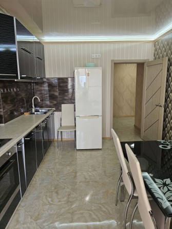 Сдам уютный Новострой возле ТРК Французский бульвар - фото 1