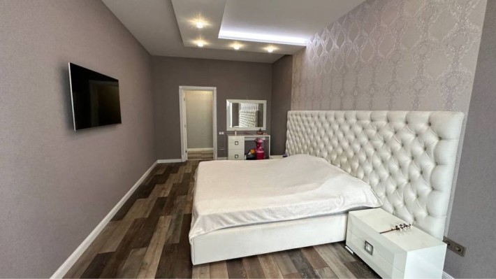 Сдам 3-к кв центр города! Новый ремонт! Парко-место! - фото 1