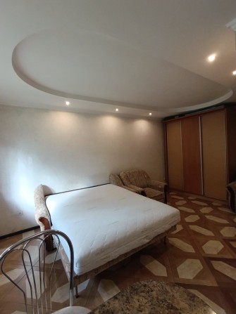 Сдам хорошую 1к ул. Космонавтов/Ген Петрова/парк Горького! - фото 1