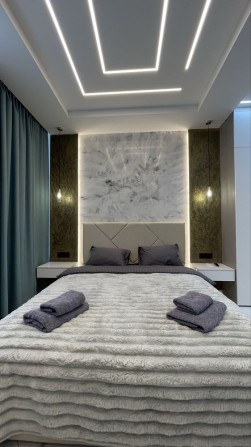 Сдам новую кв, в Аркадии ЖК Атмосфера, с летом - фото 1