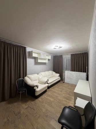 Сдам 2 комнатную квартиру - фото 1