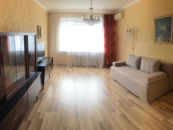 Надаю в оренду 3-кімнатну квартиру на жм Тополя-З Днепр