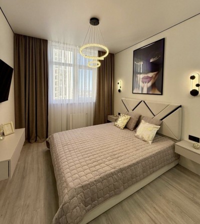 Срочно сдам квартиру в 65,66,67 Жемчужине, ул.Краснова.  Гардеробная! - фото 1