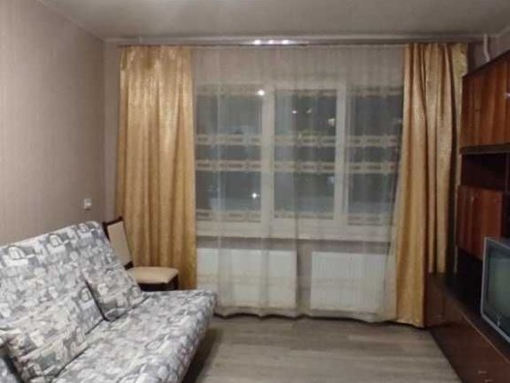 Сдам 1 комн. квартиру,  бул. Славы, этаж 6.   Отличная локация !