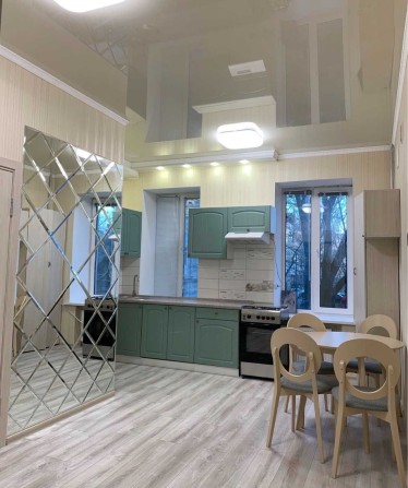 Сдам двухкомнатную квартиру в самом центре.т1 - фото 1