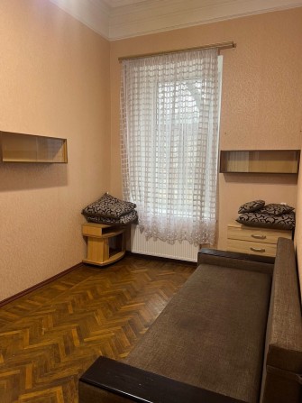 Сдам в аренду комнату в центре - фото 1