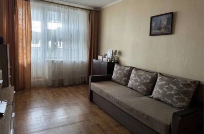 Реальная 1-ка Алексеевке, Людвига Свободы 35 - фото 1