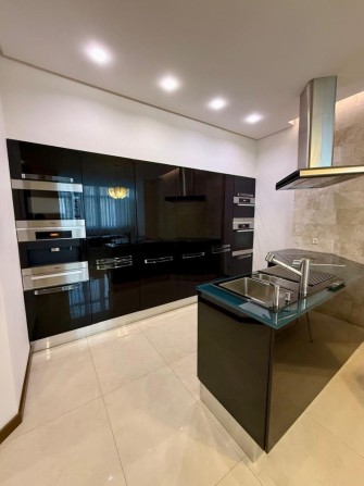 4 к квартира в домах Каркашадзе, Французский бульвар - фото 1