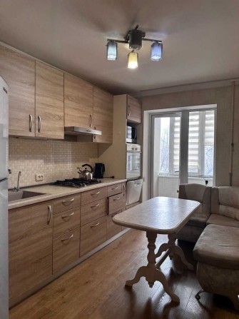 Аренда просторной чистой семейной квартиры на втором этаже на улице Средняя - фото 1