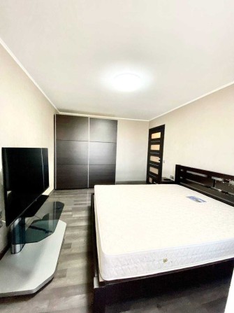 Сдам 2к квартиру ремонт новостроя Вильямса магазин Сильпо, близость Королева - фото 1