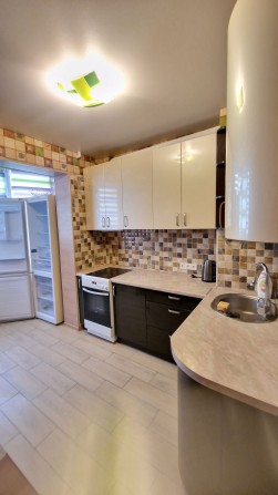 Сдам 2 комн квартиру на Маршала Жукова/напротив Радужного. Свободна - фото 1