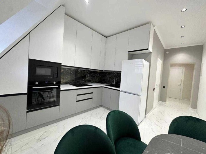 Оренда 3 кім. квартири по вул. Варшавській - фото 1