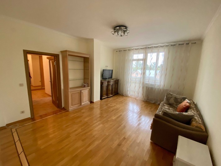 Оренда 2-кім. квартира вул. Ромашкова, індивід.опалення 72 м2 - фото 1