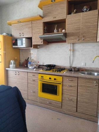 Сдам с 20 апреля  Екатерининская угол Чайковского  3-х ком кв. - фото 1