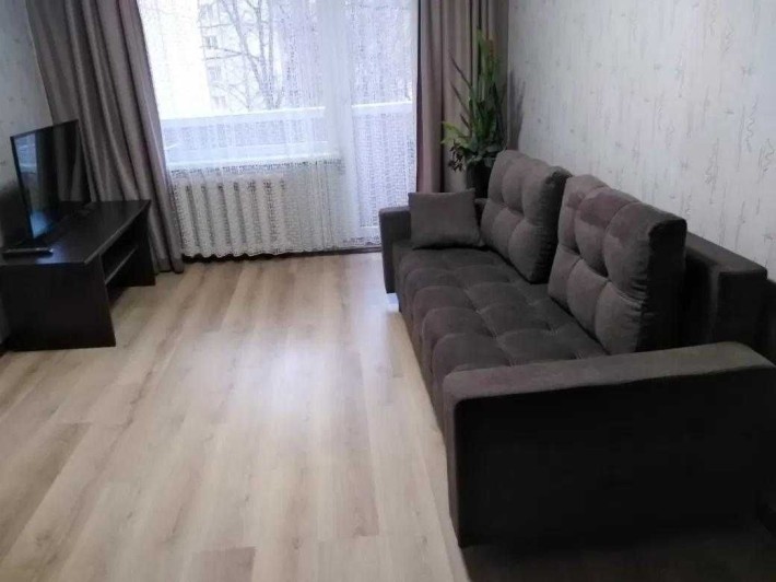 Здається в оренду 2 кім кв по вул. Наукова! - фото 1