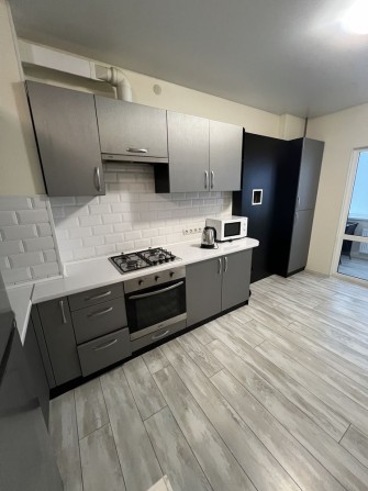 Сдам 1комнатная, газ, низкий этаж, охрана, Котовского - фото 1