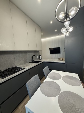 Сдам Евродвушку ЖК»Клаб Марин-2» ул.Долгая/Дача Ковалевского - фото 1