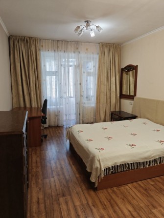 Сдаю Центр ул.Леонтовича 2-й эт" сталинка"с балконом - 14000гр - фото 1