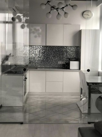 Сдам 1 однокомнатную квартиру Аркадия ЖК «Гольфстрим» - фото 1