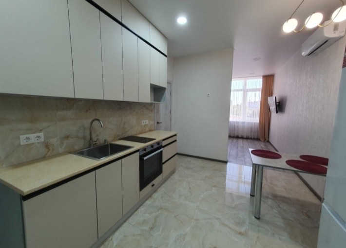 Свет! Срочно сдам квартиру в 65,66,67 Жемчужине, ул. Краснова - фото 1