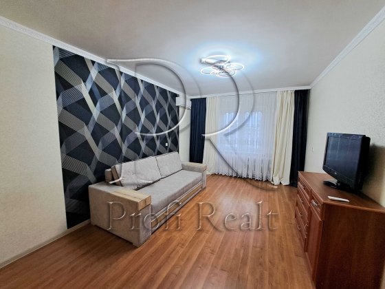 Здамо в довгострокову оренду 1к. квартира. Троєщина. Милославська 32/5 Киев