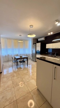 Пропоную в оренду простору  2-х кімнатну. А.Ахматовой 48 - фото 1