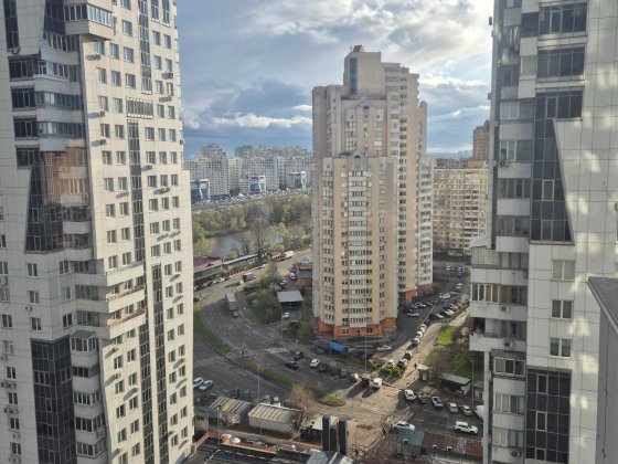 Оренда 3-кімнатної,ремонт,вул.Срібнокільська 3-Б,ст.метро "Позняки"-7 хвилин
