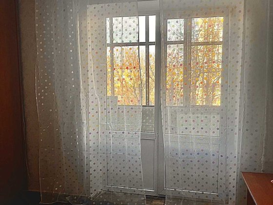 Затишна , після косметики. Лісовий масив. Іваниса,9. Метро