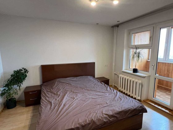 Оренда 2к квартири на вул. Василя Іваніса Київ