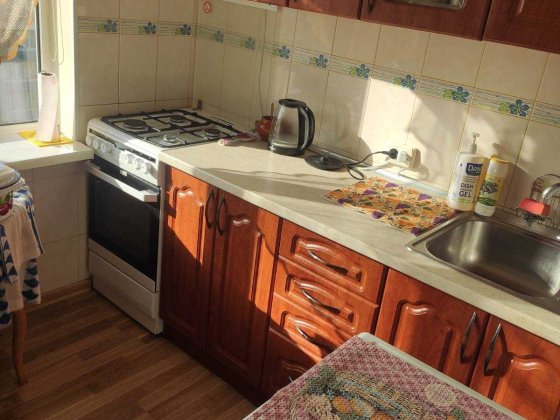 Опис Сдам 1 комнатную квартиру, ул. МИЛЮТЕНКО 11. м.Лесная/м.Черниговская 10 минут пешком Киев