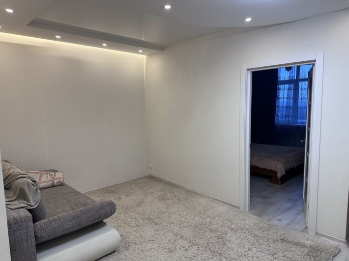 Оренда 1-кімн. студія 52кв.м Паркові Озера, 15 поверх. - фото 1