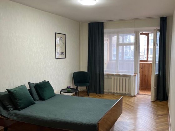 Аренда  1 км. квартиры  центр  метро Арсенальная Печерск  без комиссии