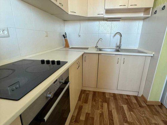 Здам в оренду 3-х кімнатну квартиру Троєщина Бальзака 4А Киев