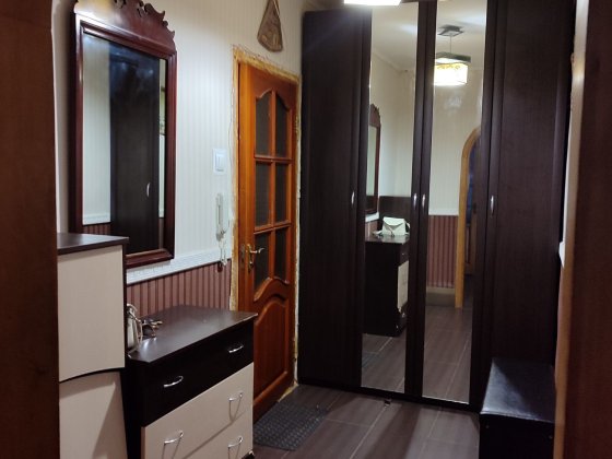 Здам 4-х кімнатну квартиру Киев