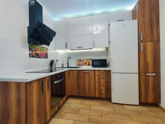 Сучасна квартира  біля метро Чернігівська, Дарниця,Лісова. Київ