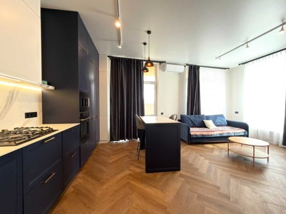 Оренда 2к дизайнерської квартири в ЖК Італійський квартал,1-й поверх,2 лоджії