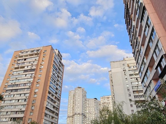 Гришко,8. Квартира 40кв.м. поруч з метро!етро Позняки та ТРЦ Аладдін. Київ