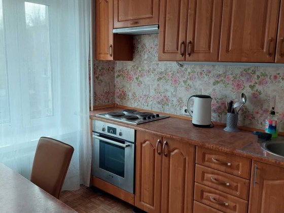 Київ, Голосіївский р-н, однокімнатна, біля метро Деміївська. Київ