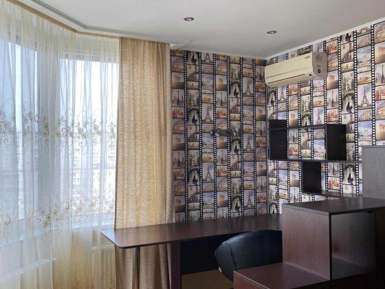 4-х кімнатна квартира,Оболонь(Малиновського),вул.Полку Азова 4-в Киев