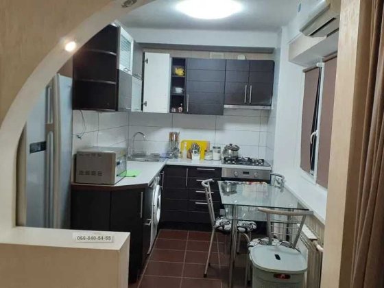 Сучасна 2-кімнатна квартира-студія на Воскресенці біля Епіцентру Киев