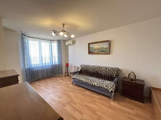 Оренда 1 кімнатної квартири вул. Алматинська, 39з ДВРЗ Дніпровський 
Д