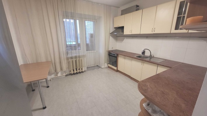 1кім.Метро Позняки. Простора квартира. Ахматової 9/18. - фото 1