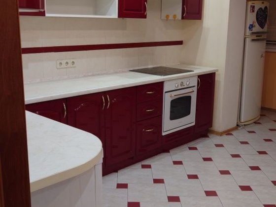 Здається простора трикімнатна квартира вул.Сальского47. Киев