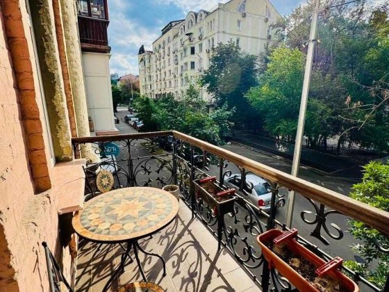 ТОП №1! Перша здача! Без комісії! Авторська квартира в історичному серці Подолу. Киев