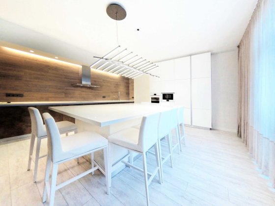 Без%. ДБЖ 10 кВт. Панорама на Печерську, Коновальця 44а.