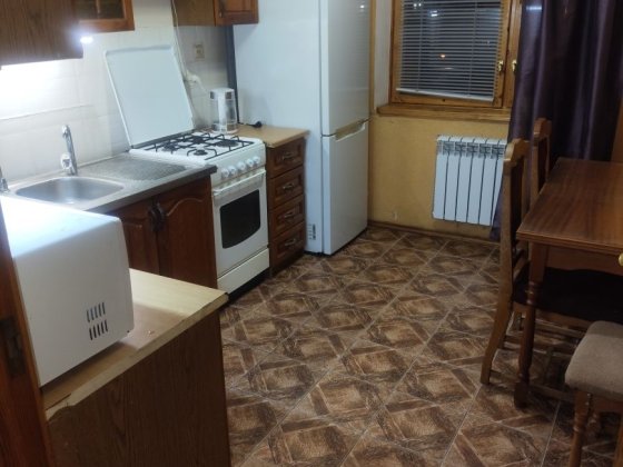 Сдам трикімнату квартиру біля метро Киев