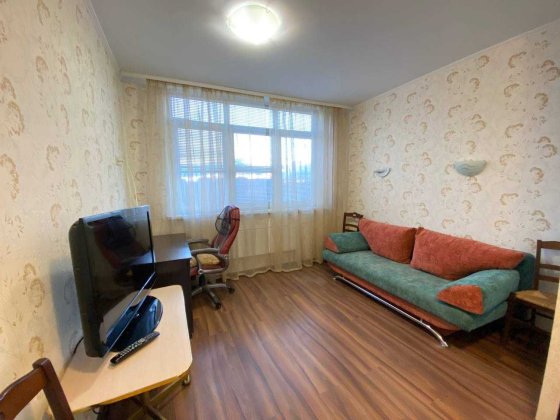 2кім Позняки,біля Метро Осокорки 5хв. пр-т Бажана,8Б,Дніпровська наб.