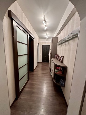 Оренда великої 2 к. квартири на вулиці Урлівська 20 (Власник) Торг - фото 1